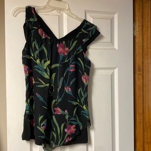 Small Elle tank top used cotton poly blend